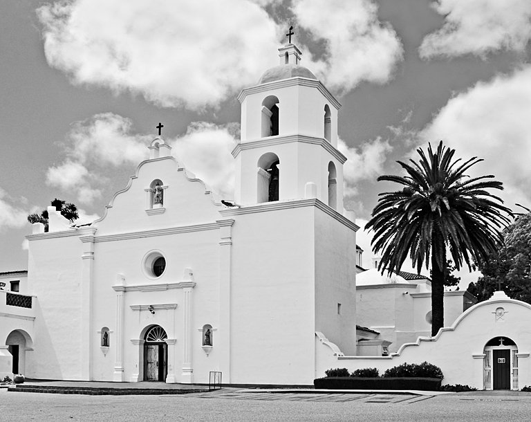 San Diego Mission (BW)   P O'Malley 2011 6053